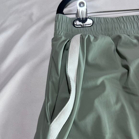 All in Motion Woven Shorts XL Women’s Green High Rise 3” Inseam Athletic NWT - Picture 4 of 7